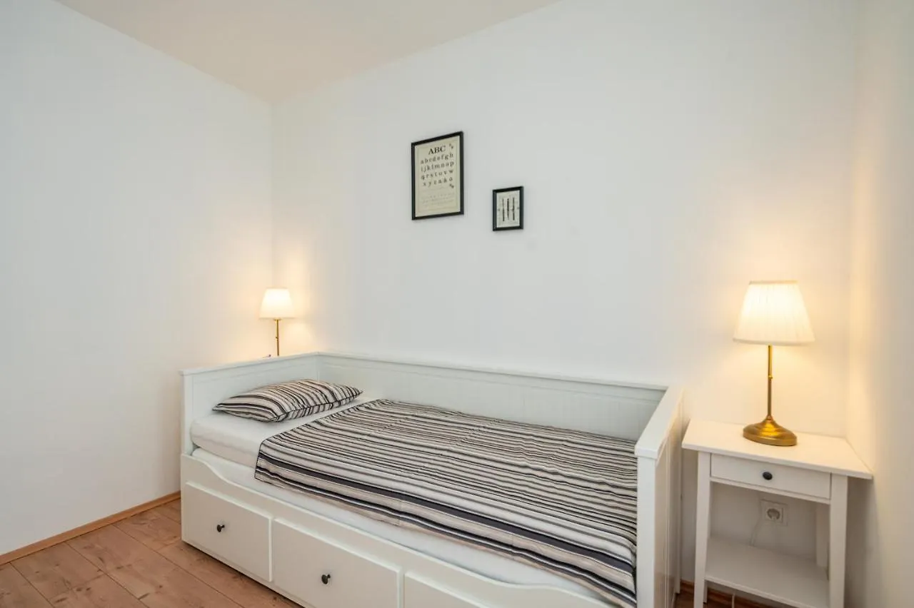 Kamp Mara Apartment Pakostane