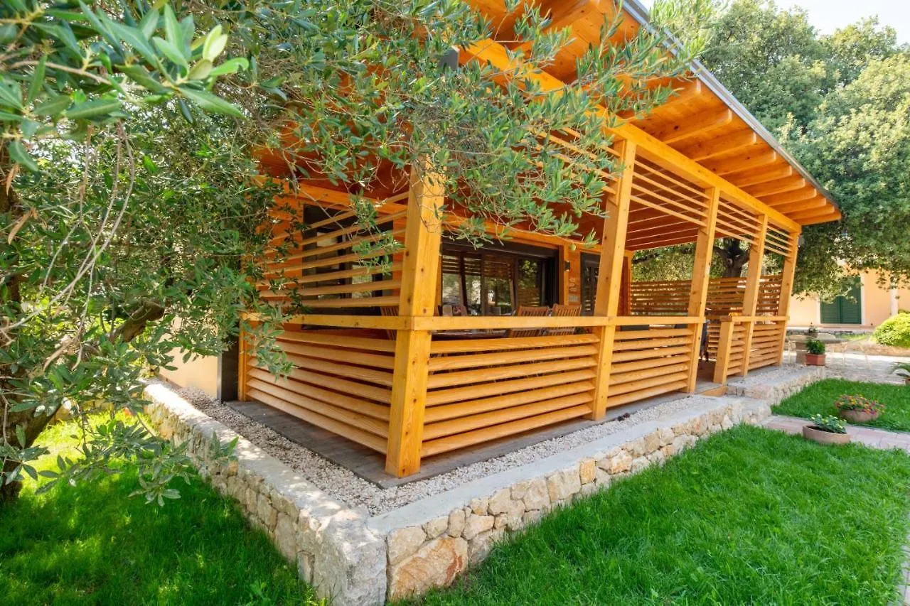 Kamp Mara Apartment Pakostane Croatia
