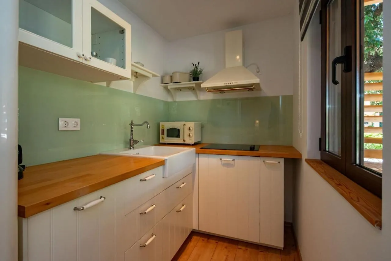 Kamp Mara Apartment Pakostane