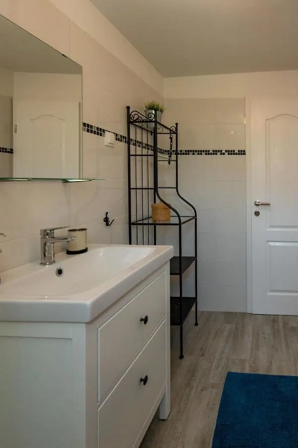 Kamp Mara Apartment Pakostane 0*,