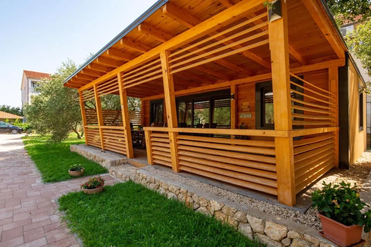 Kamp Mara Apartment Pakostane