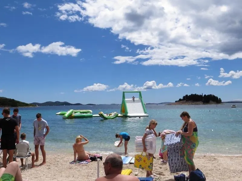 Kamp Mara Apartment Pakostane Croatia